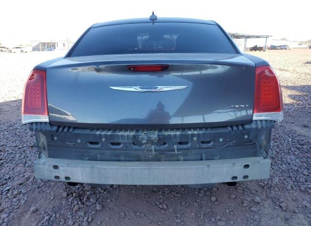 
								2018 Chrysler 300 full									