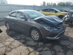 
										2016 Chrysler 200 lx full									