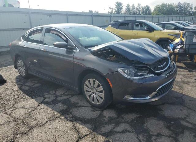
								2016 Chrysler 200 lx full									