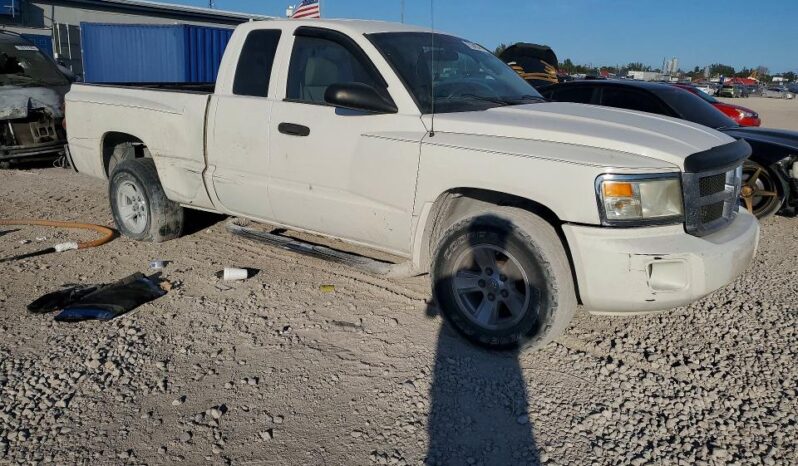 
								2008 Dodge Dakota full									