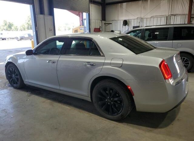 
								2020 Chrysler 300 full									