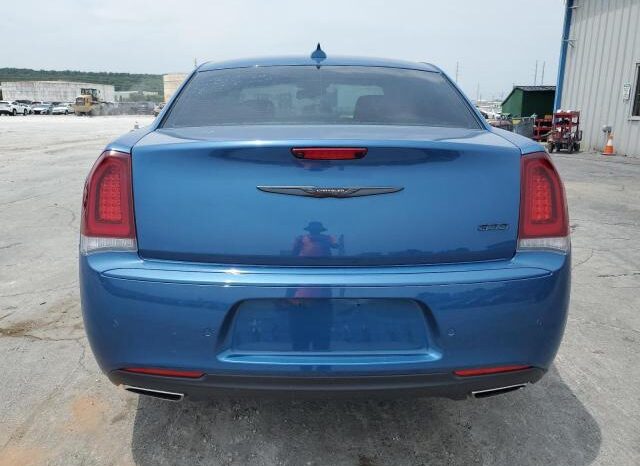 
								2022 Chrysler 300 full									