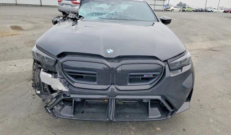 
								2025 BMW M5 full									