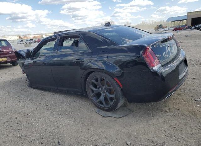
								2023 Chrysler 300 full									