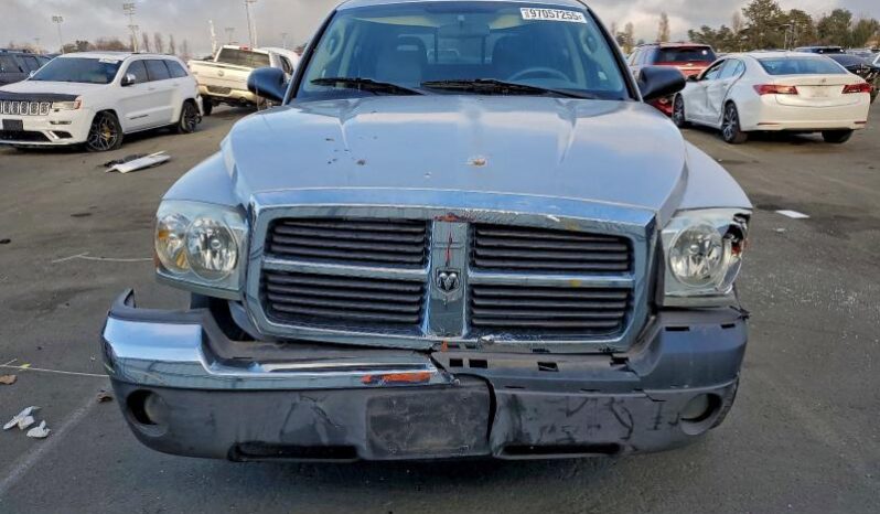
								2005 Dodge Dakota full									