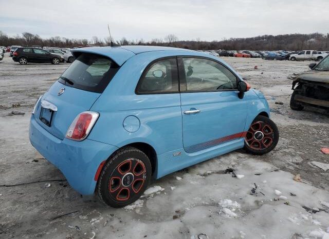 
								2016 Fiat 500 full									