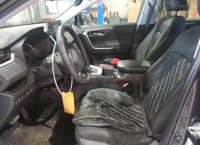 
								2022 Toyota Rav4 full									