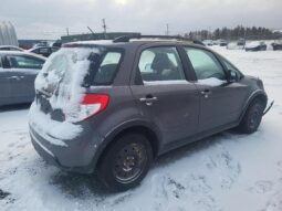 
										2013 Suzuki Sx4 full									