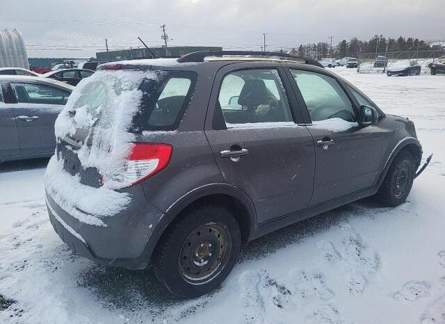 
								2013 Suzuki Sx4 full									