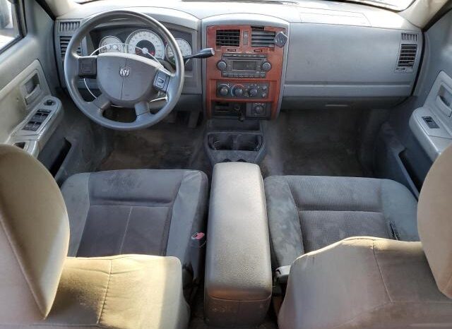 
								2005 Dodge Dakota full									