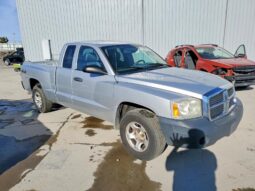 
										2005 Dodge Dakota full									