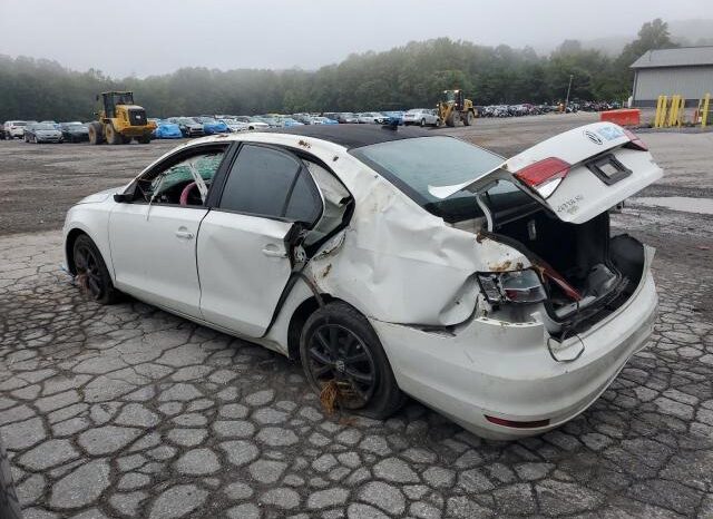 
								2015 Volkswagen Jetta se full									