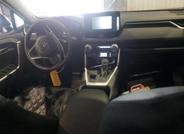 
								2022 Toyota Rav4 full									