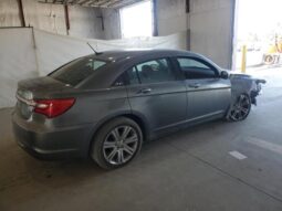 
										2013 Chrysler 200 lx full									