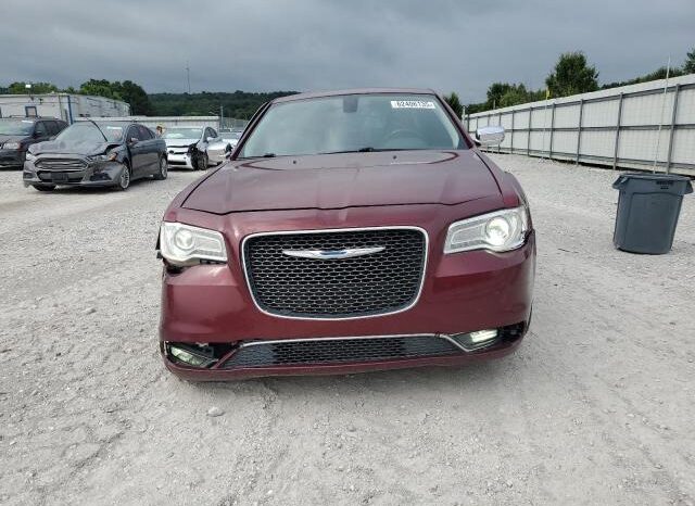 
								2017 Chrysler 300 full									