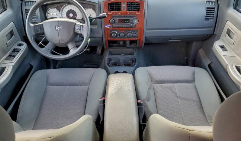 
								2005 Dodge Dakota full									