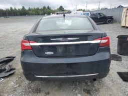 
										2013 Chrysler 200 lx full									