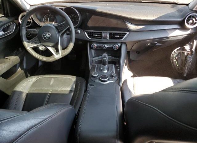 
								2017 Alfa romeo Giulia q4 full									