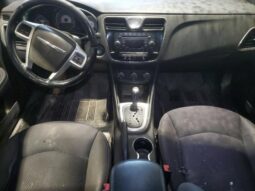 
										2013 Chrysler 200 tourin full									