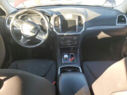 
										2018 Chrysler 300 full									