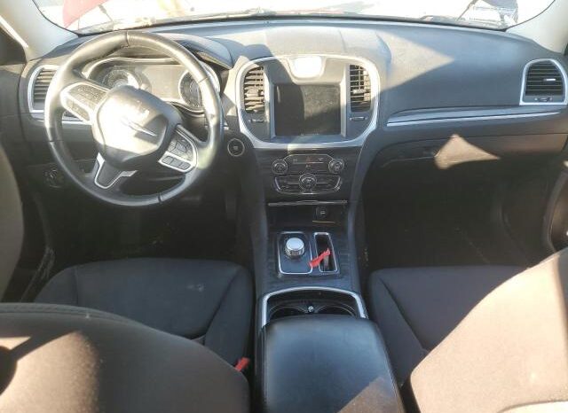 
								2018 Chrysler 300 full									