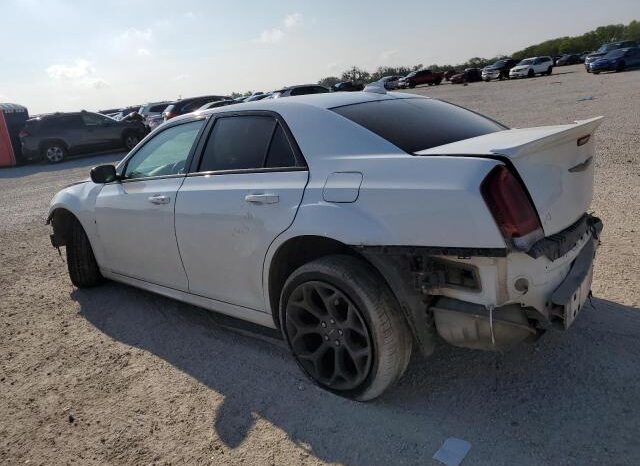 
								2017 Chrysler 300 full									