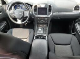 
										2019 Chrysler 300 full									