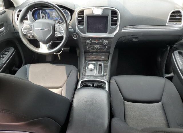 
								2019 Chrysler 300 full									