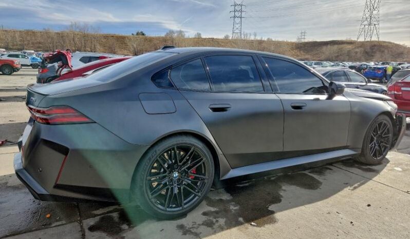
								2026 BMW M5 full									