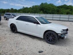 
										2019 Chrysler 300 tourin full									