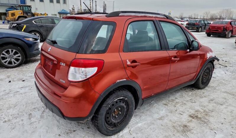 
								2010 Suzuki Sx4 full									