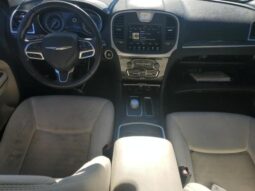 
										2019 Chrysler 300 full									
