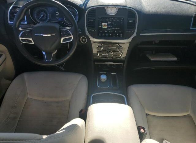 
								2019 Chrysler 300 full									