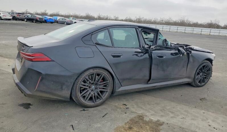 
								2025 BMW M5 full									