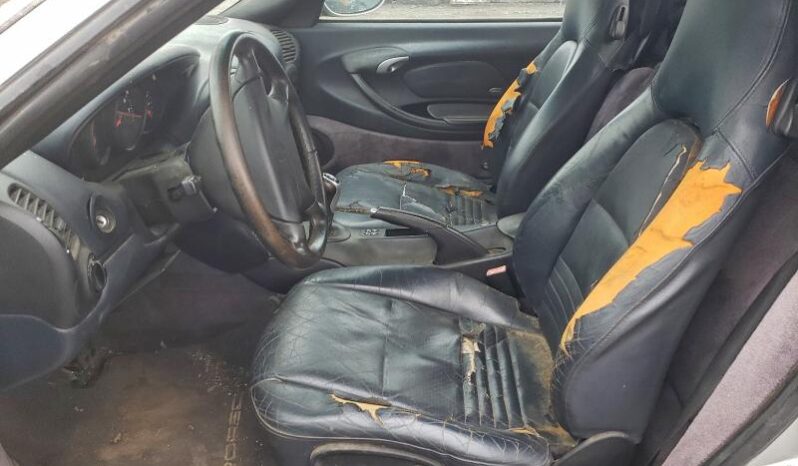 
								2000 Porsche Boxster full									