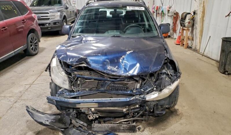 
								2010 Suzuki Sx4 full									