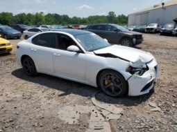 
										2017 Alfa romeo Giulia full									