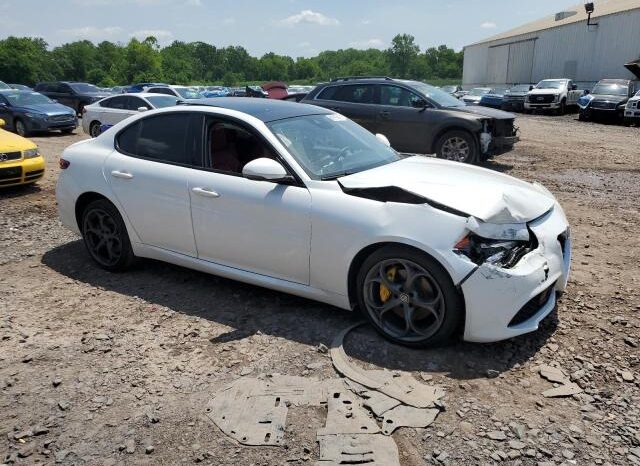 
								2017 Alfa romeo Giulia full									