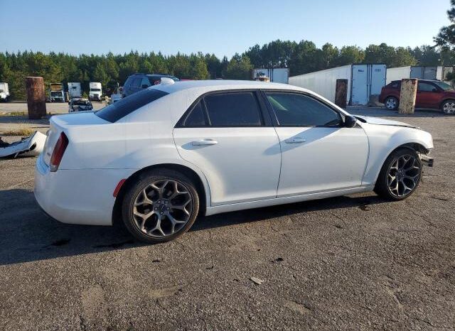 
								2018 Chrysler 300 full									