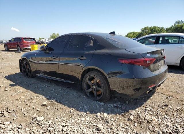 
								2017 Alfa romeo Giulia q4 full									