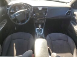 
										2013 Chrysler 200 lx full									
