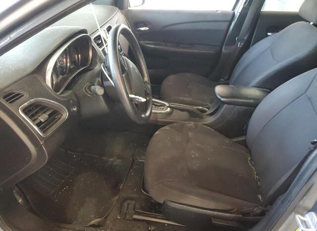 
								2013 Chrysler 200 lx full									