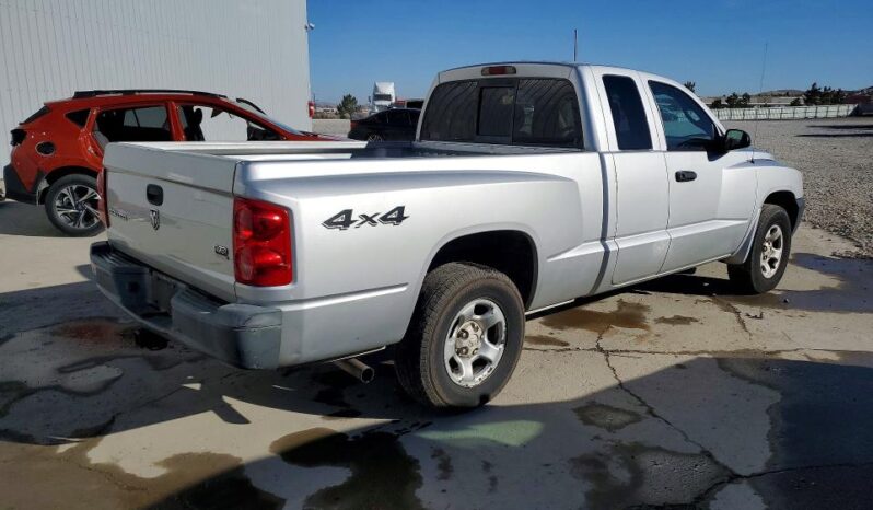 
								2005 Dodge Dakota full									