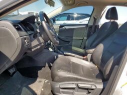 
										2017 Volkswagen Jetta se full									