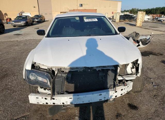 
								2018 Chrysler 300 full									