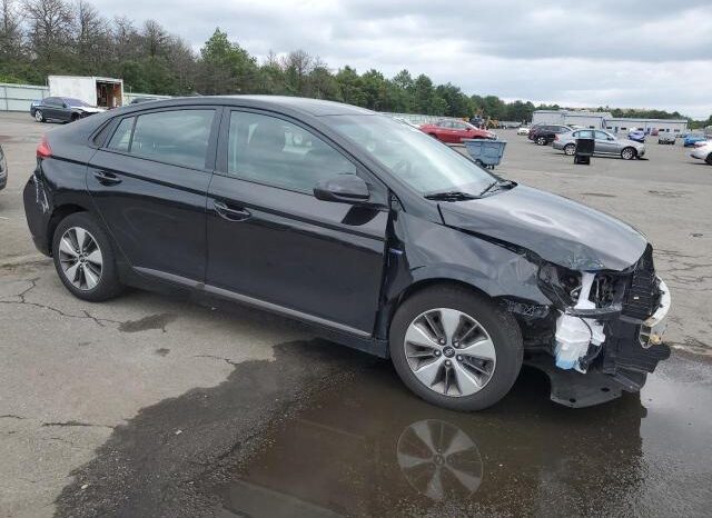 
								Hyundai IONIQ full									