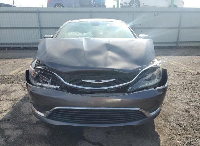 
								2016 Chrysler 200 lx full									