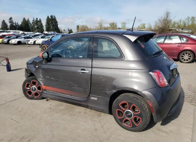 
								2016 Fiat 500 full									