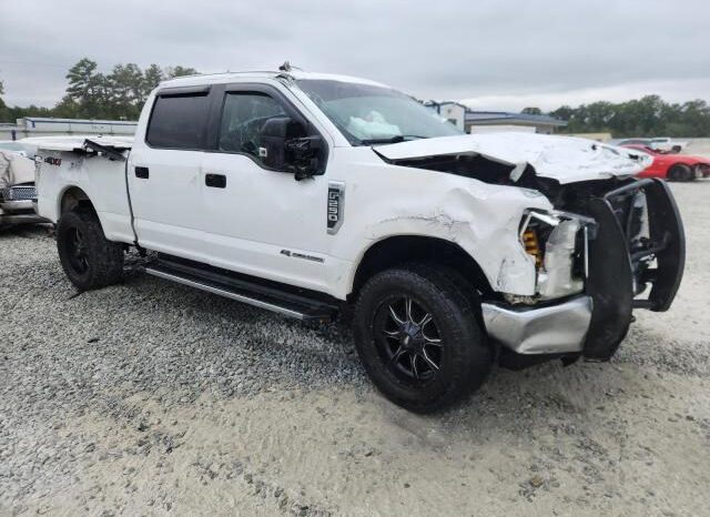 
								2019 Ford F250 super full									