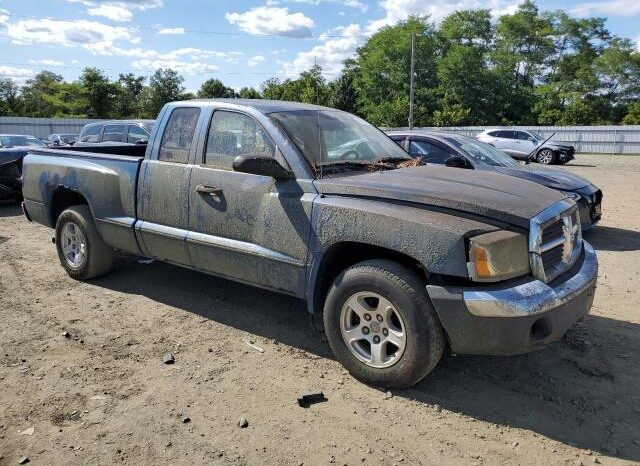 
								2005 Dodge Dakota full									